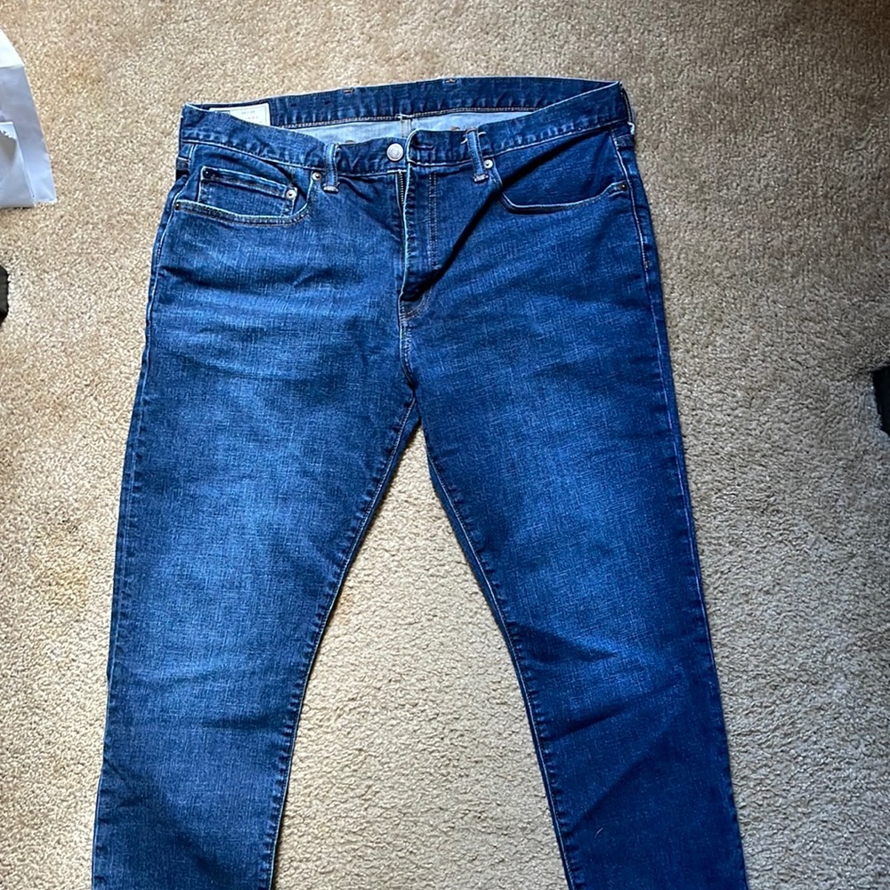 Gap Mens size 36/30 Skinny jeans Dark like new